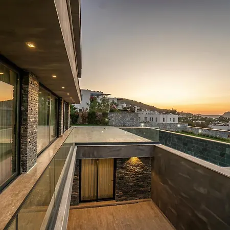 7 Deluxe - A Seductive Blend Of Style And Serenity Villa