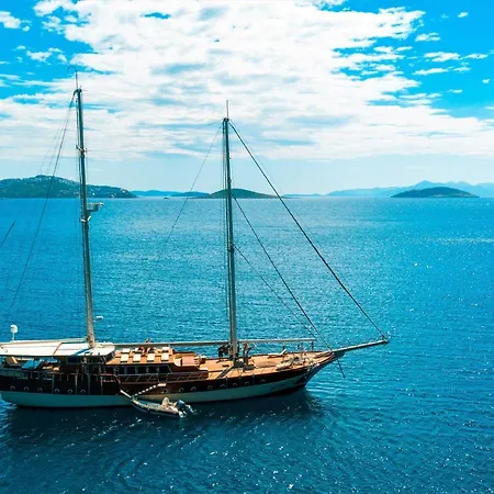 7 Deluxe - A Seductive Blend Of Style And Serenity *