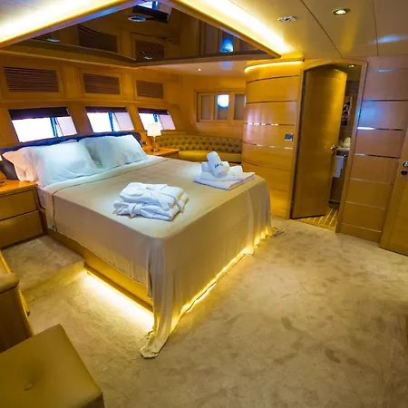 Vilă 7 Deluxe - A Seductive Blend Of Style And Serenity Yalıkavak