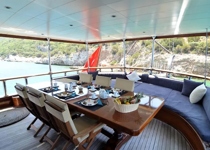 7 Deluxe - A Seductive Blend Of Style And Serenity * Яликовак